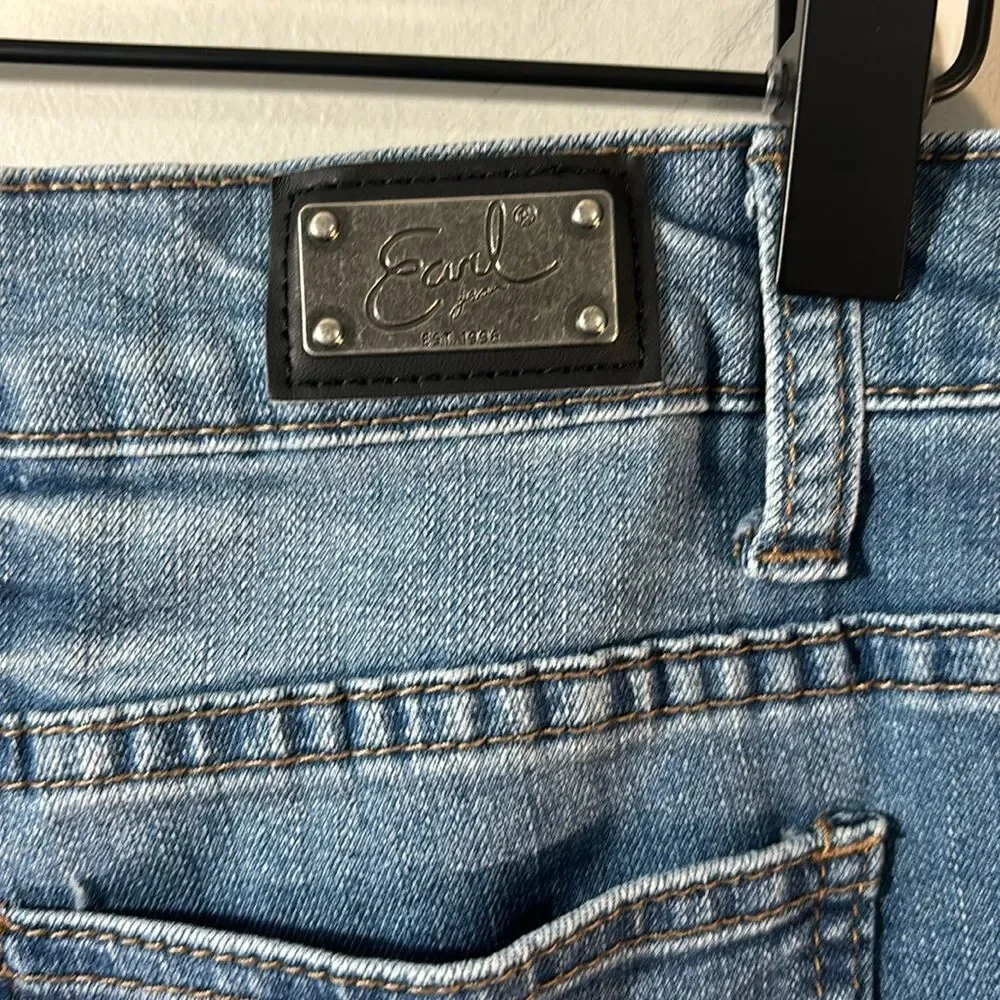 Earl Jeans Straight Leg size 6.  med wash stretch festival closet staple